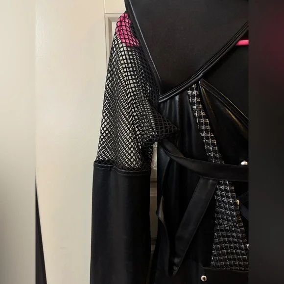 Leg Avenue Women's Villainess Vixen Sexy Cat Woman
Costume Medium 🖤 - Picture 10 of 16